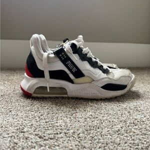 NIKE White and Black Sneakers